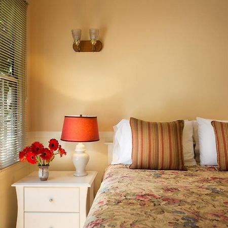 סנטה ברברה Cheshire Cat Inn & Cottages מראה חיצוני תמונה